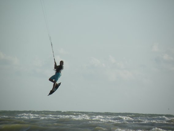  saut de windsurfeur
